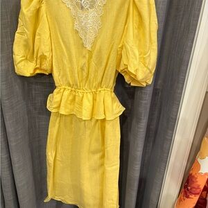 80s Elegant Yellow Lace women’s vintage size S dress puffy sleeves cottagecore